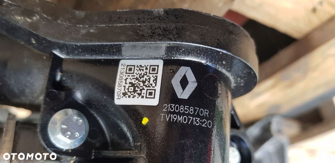 Rura chłodnicy oleju kruciec Trafic 2,0 DCi M9R710 nr 213085870R NOWA - 2