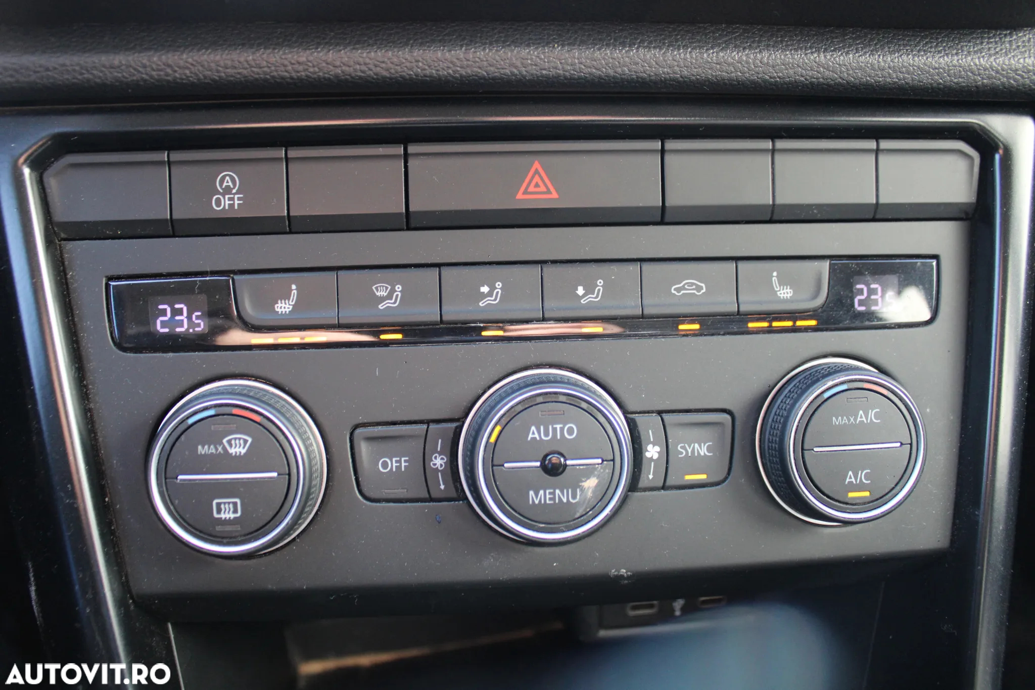 Volkswagen T-ROC 1.0 TSI Base - 12