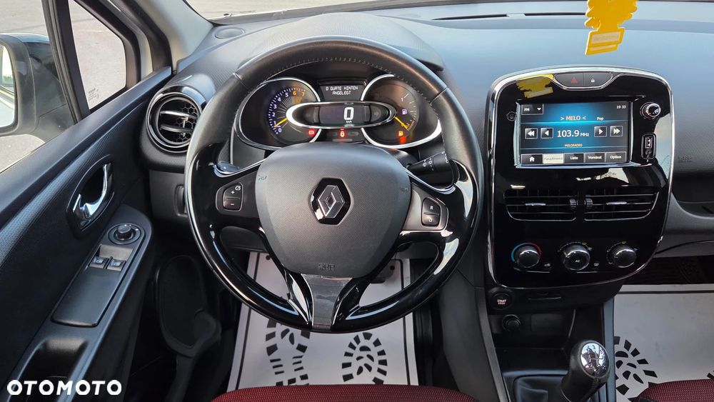 Renault Clio 1.2 16V 75 Luxe - 31