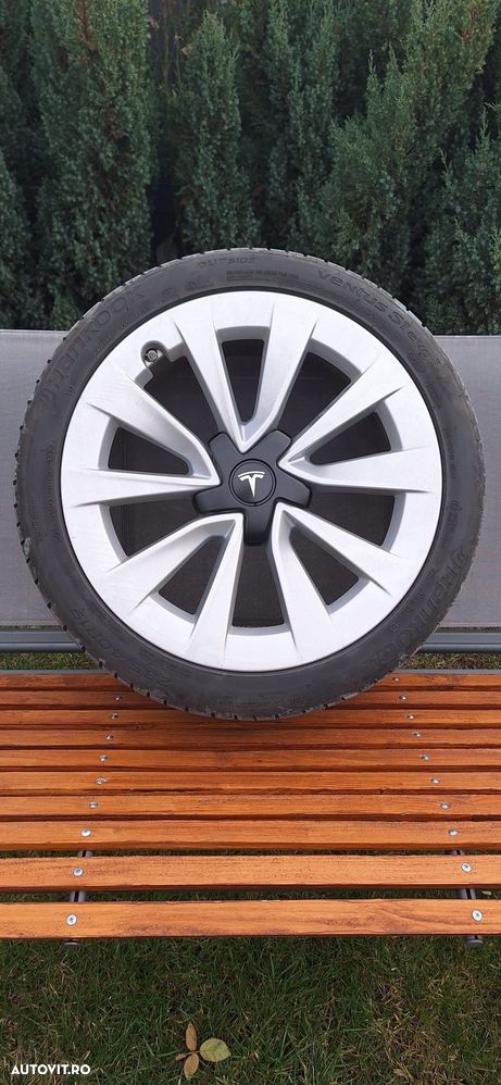 TESLA Model 3 2022 — imagine 15