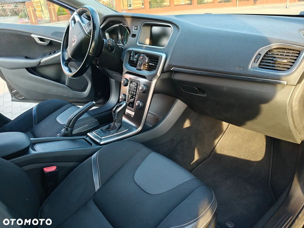 Volvo V40 D2 Momentum - 18