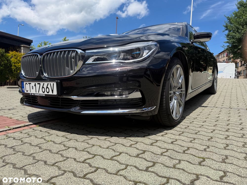 BMW Seria 7 750Li xDrive - 30