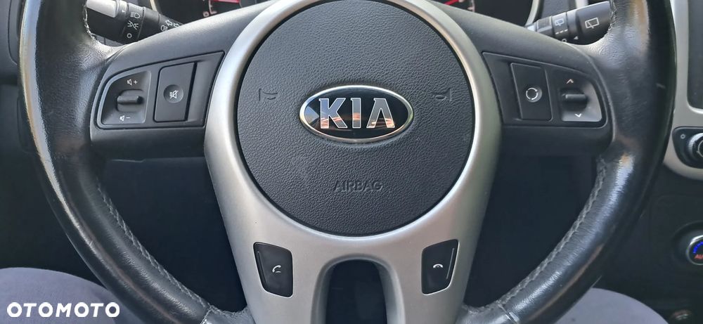 Kia Venga 1.6 CRDi 128 UEFA EURO 2016 - 18