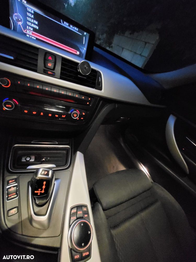 BMW Seria 3 320d DPF Aut. M Sport Edition - 13