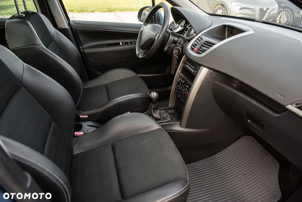 Peugeot 207 120 VTi Premium - 21