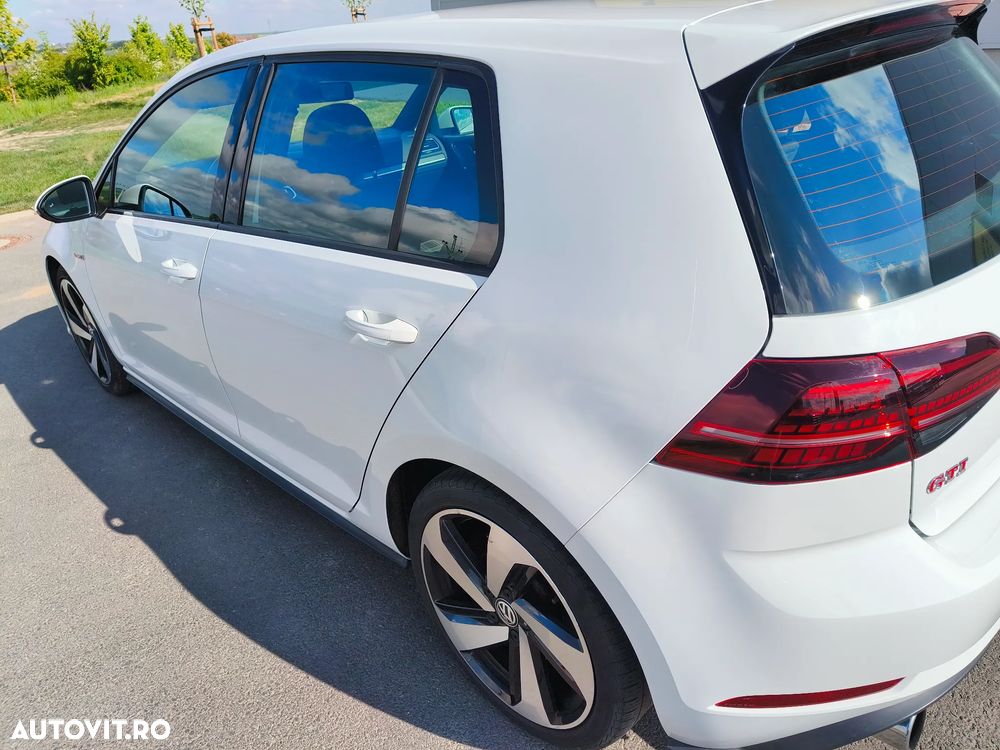 Volkswagen Golf 2.0 TSI GTI - 11