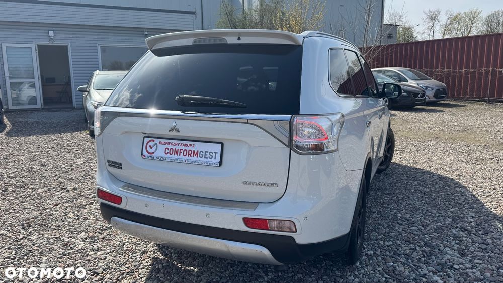 Mitsubishi Outlander 2.0 4WD Invite - 13