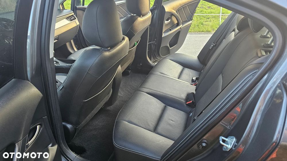 Toyota Avensis 1.8 Premium MS - 9