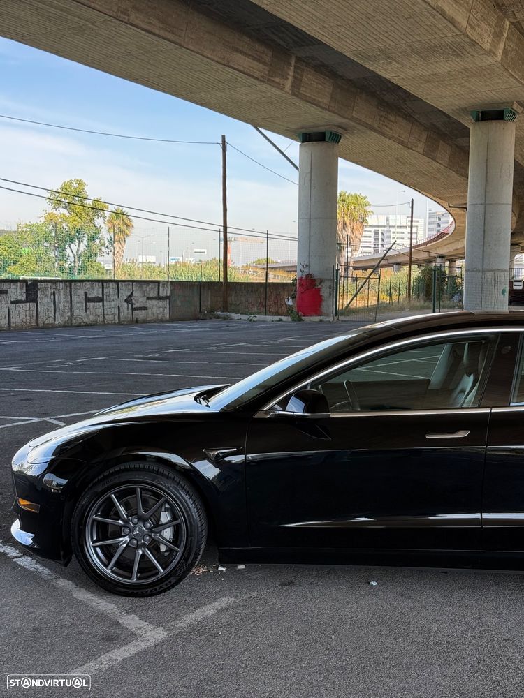 Tesla Model 3 Standard Range Plus RWD - 3