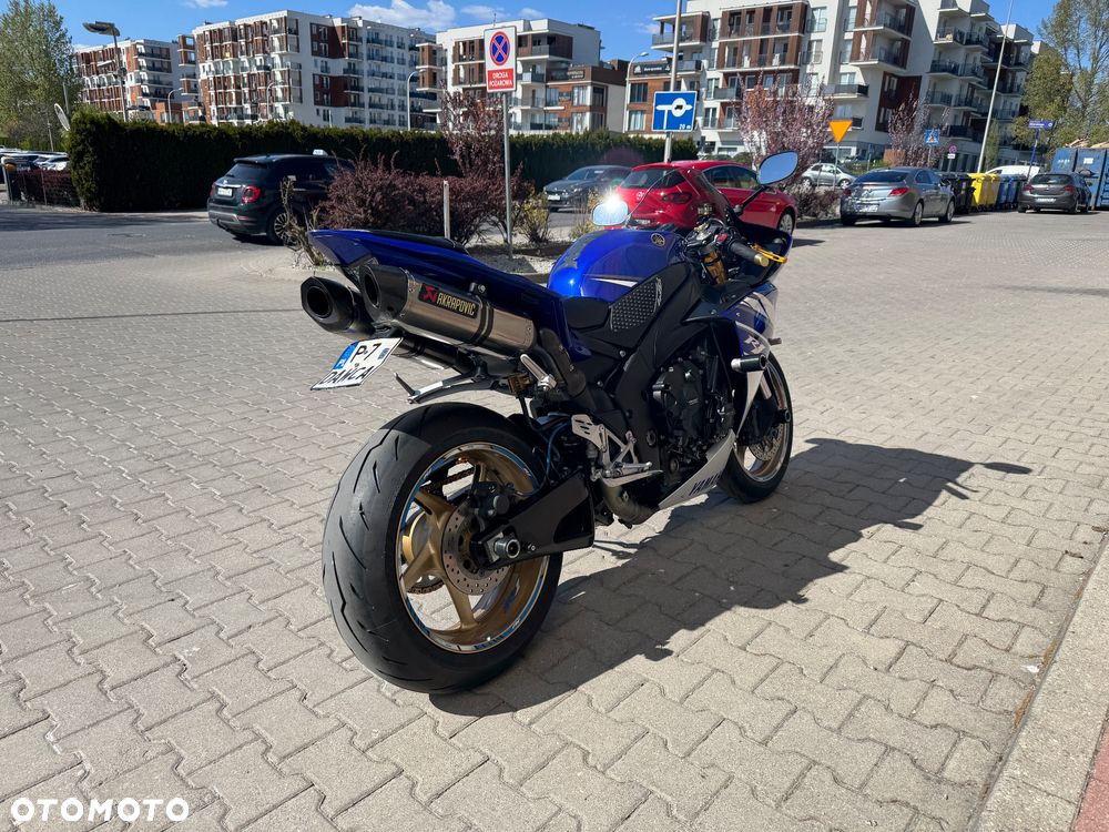 Yamaha R1 - 3