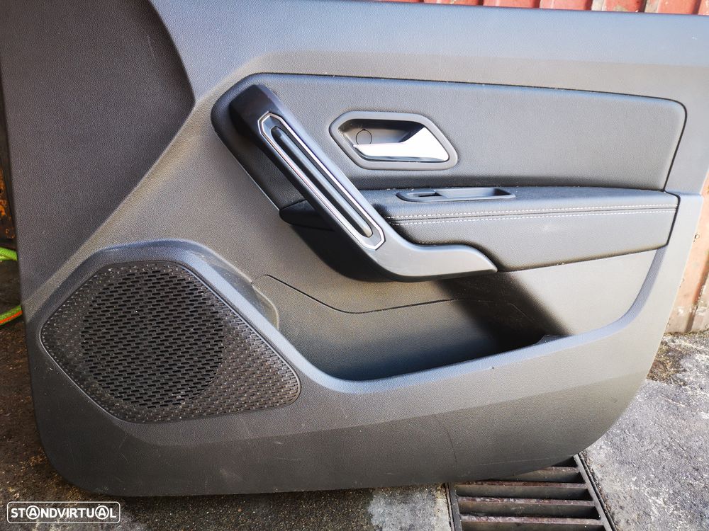DACIA DUSTER FORRA / QUARTELA PORTA FRENTE DIREITA - FP015 - 3