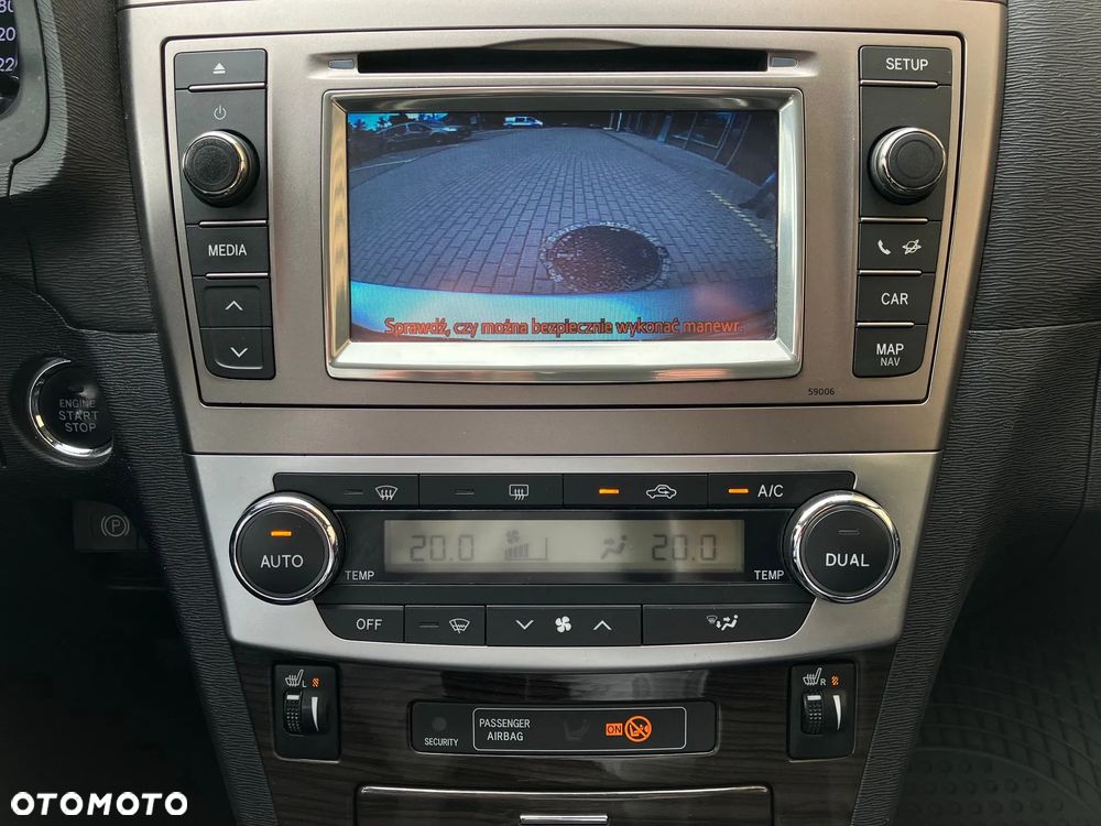 Toyota Avensis 1.8 Premium - 27