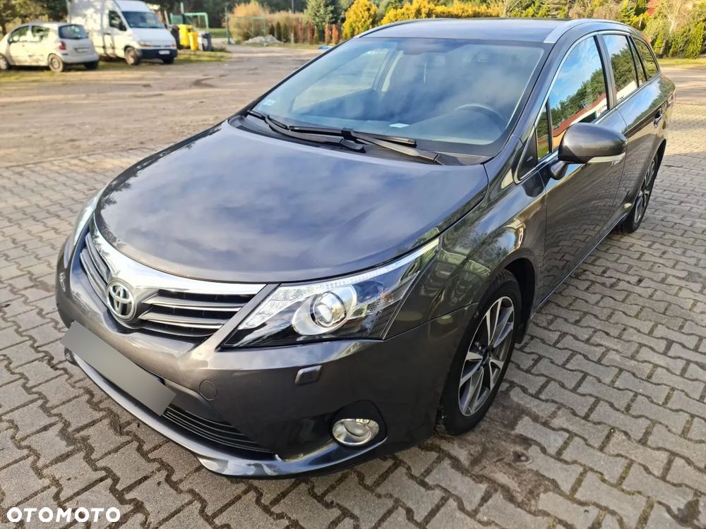 Toyota Avensis 2.2 D-CAT Premium - 1