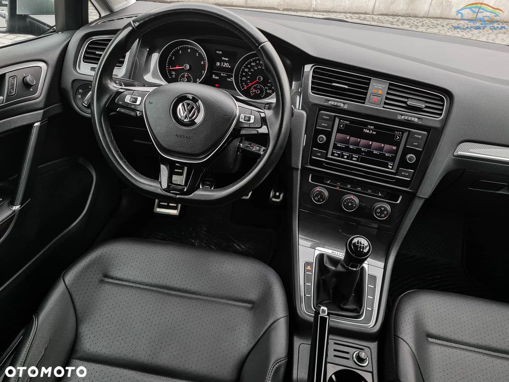Volkswagen Golf - 23