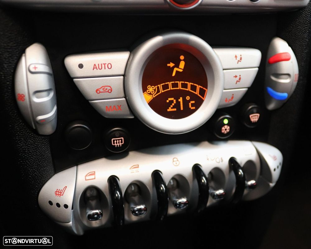 MINI Cabrio John Cooper Works - 23