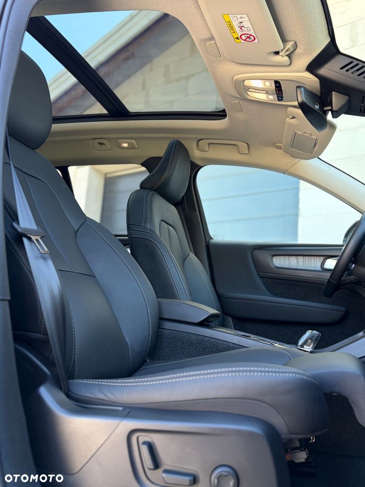 Volvo XC 40 B3 B DKG Plus Dark - 13
