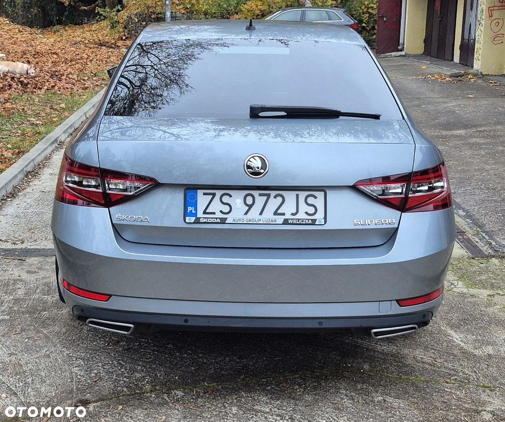 Skoda Superb 2.0 TDI Ambition DSG - 8