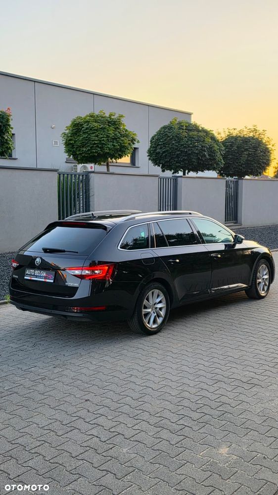 Skoda Superb 2.0 TDI DSG Premium Edition - 12