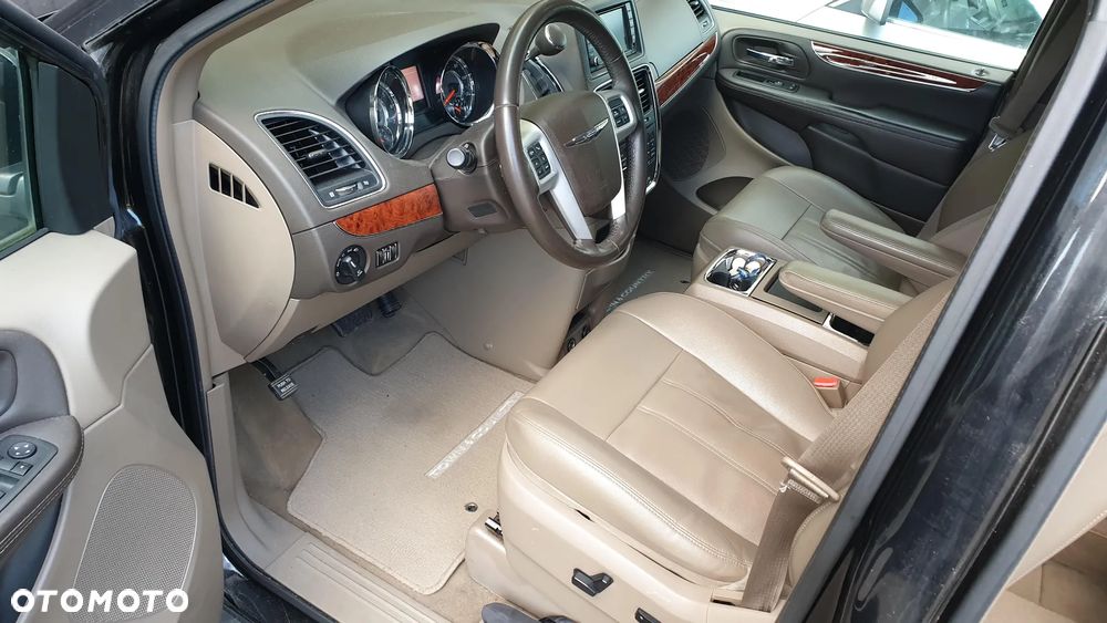 Chrysler Town & Country 3.6 Limited - 5