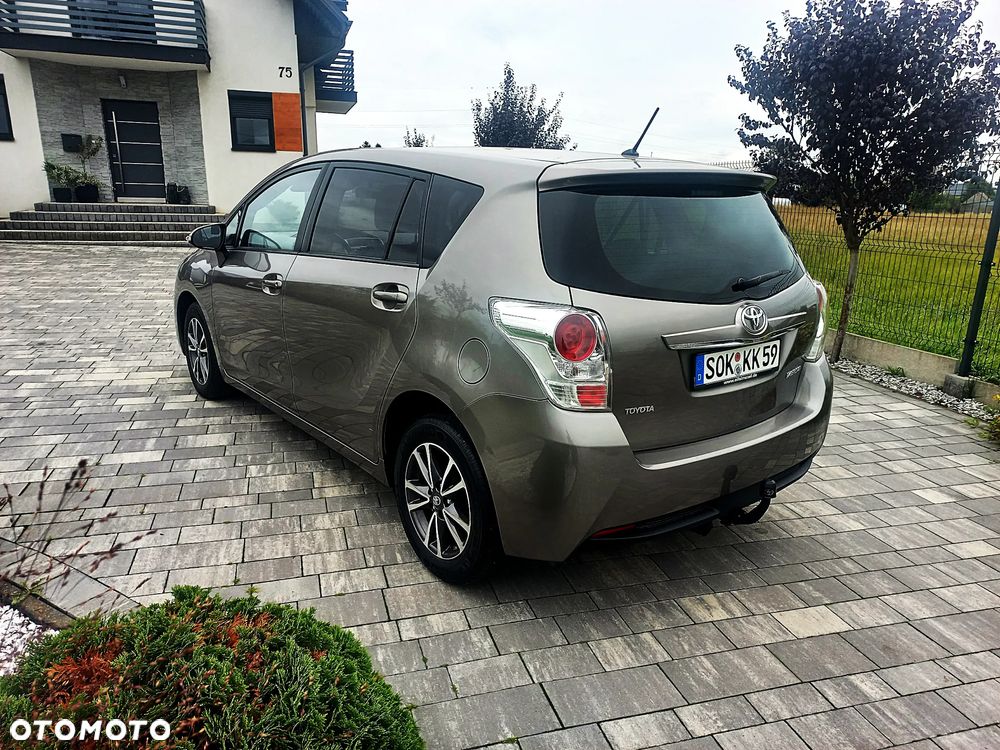 Toyota Verso 1.6 D-4D Prestige - 8