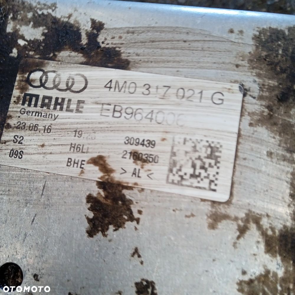 Chłodnica oleju 4M0317021G - 3