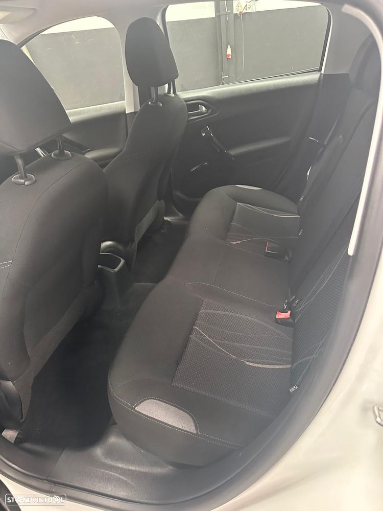 Peugeot 208 BlueHDi 100 Active Pack - 7