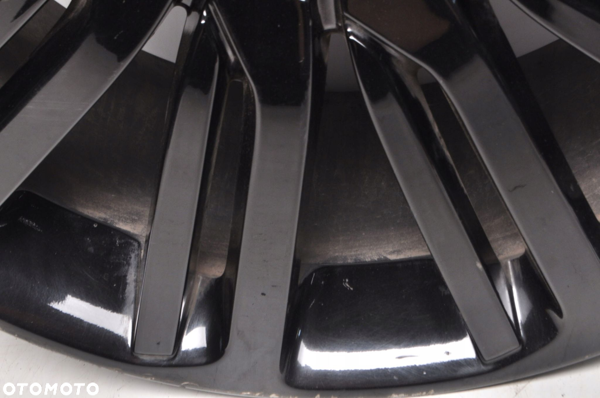 LAND ROVER DISCOVERY FELGA ALUMINIOWA R21" 9.5J 5X120 ET49  HY32-1007-JA - 9