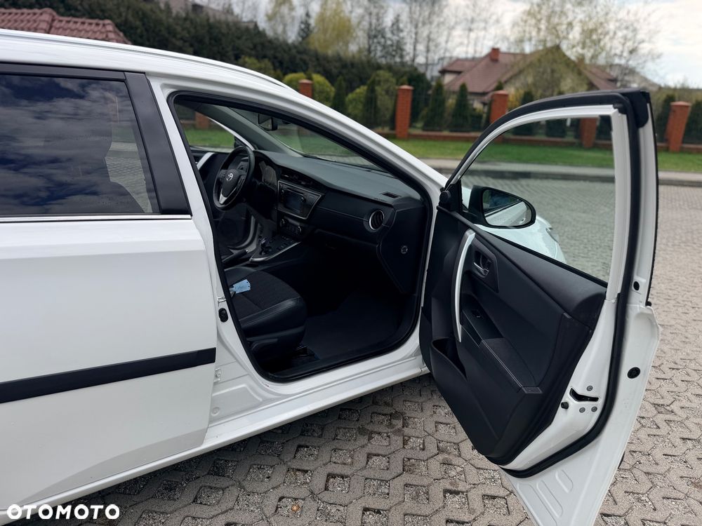 Toyota Auris Hybrid 135 Premium - 9