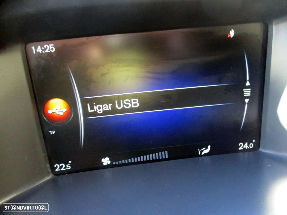 Volvo V60 2.0 D4 R-Design Summum Geartronic - 32