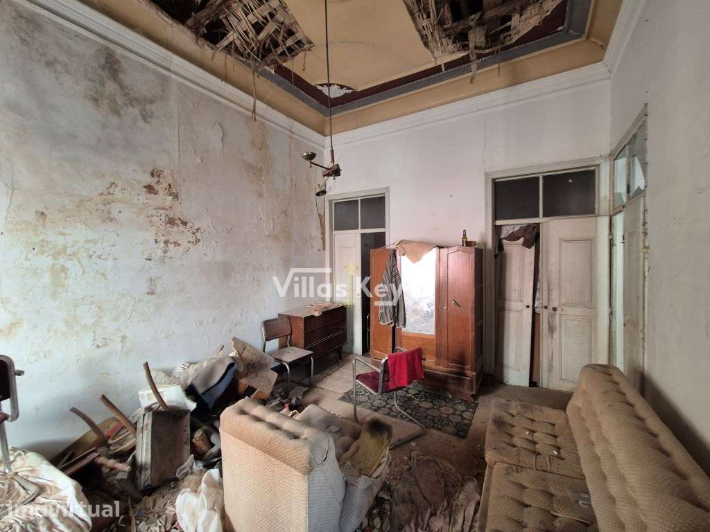 Prédio de 3 pisos para venda no centro histórico de Lagos - Grande imagem: 5/7