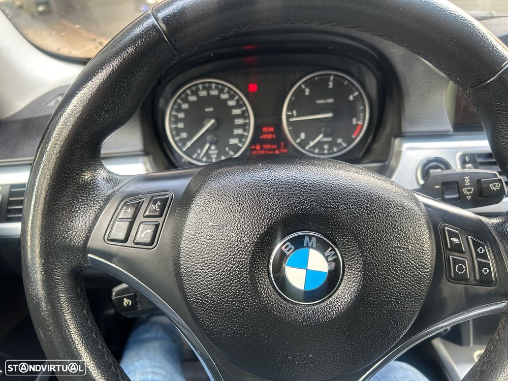 BMW 320 d Coupe - 12