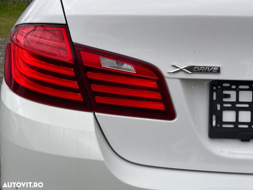 BMW Seria 5 520d xDrive AT - 13