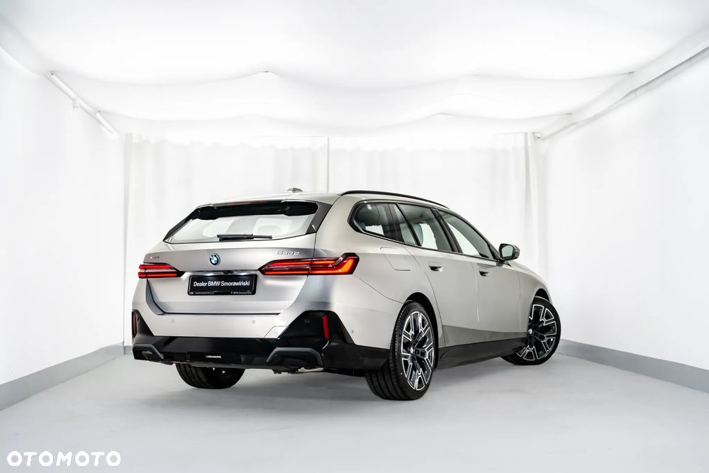 BMW Seria 5 530e xDrive PHEV M Sport - 3