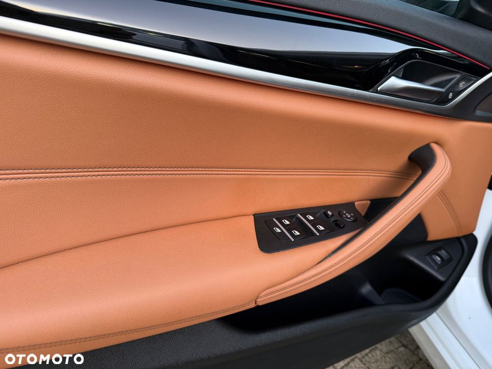 BMW Seria 5 520d M Sport Edition - 38