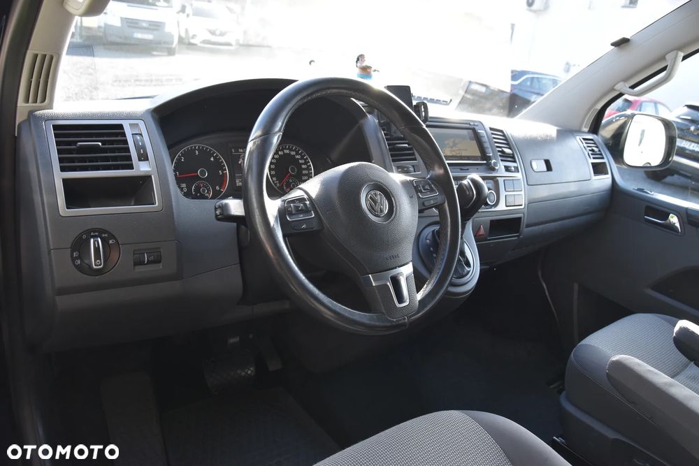 Volkswagen Caravelle - 15