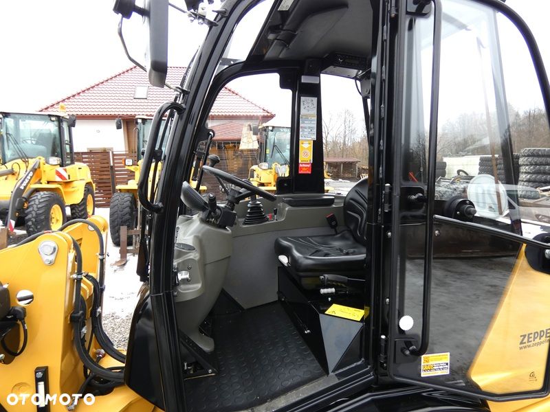 Zeppelin ZL25 ( Atlas AR320 ) 2024r / Powystawowa z Niemiec / Miniładowarka / - 9