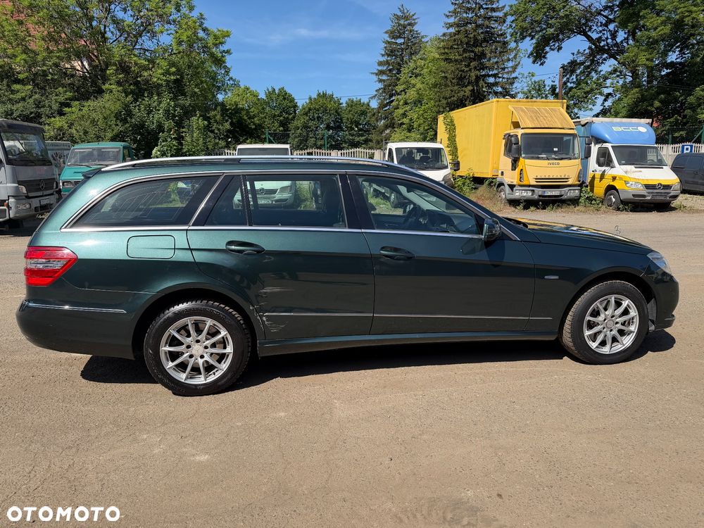 Mercedes-Benz Klasa E 350 CDI DPF BlueEFFICIENCY 7G-TRONIC Elegance - 11
