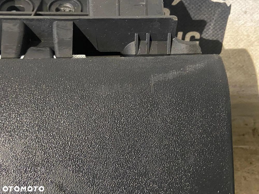 SCHOWEK PASAŻERA LAND ROVER L8B2-060K63-A-PIA-0 - 5