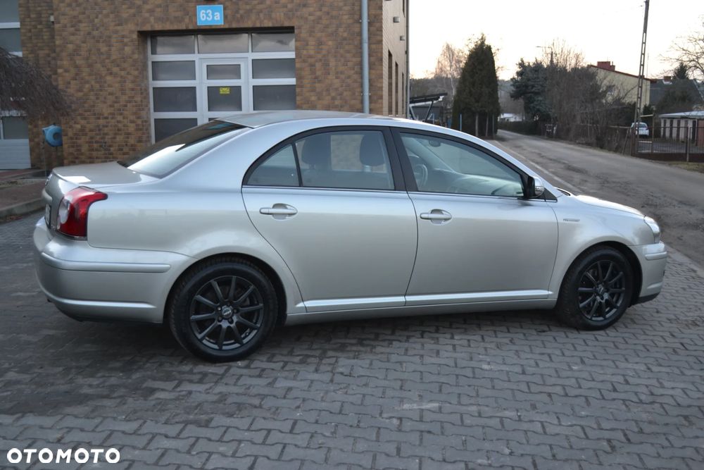 Toyota Avensis 2.0 VVT-i Executive - 15