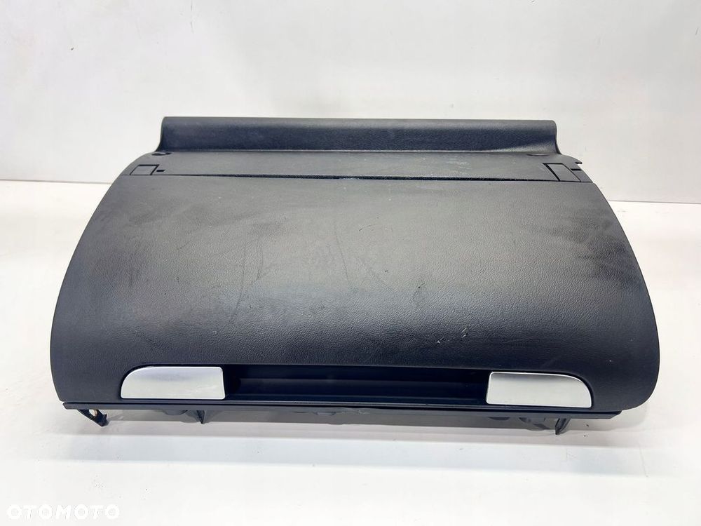 SCHOWEK PASAŻERA AUDI A3 8P LIFT 8P1857035G 6PS - 1