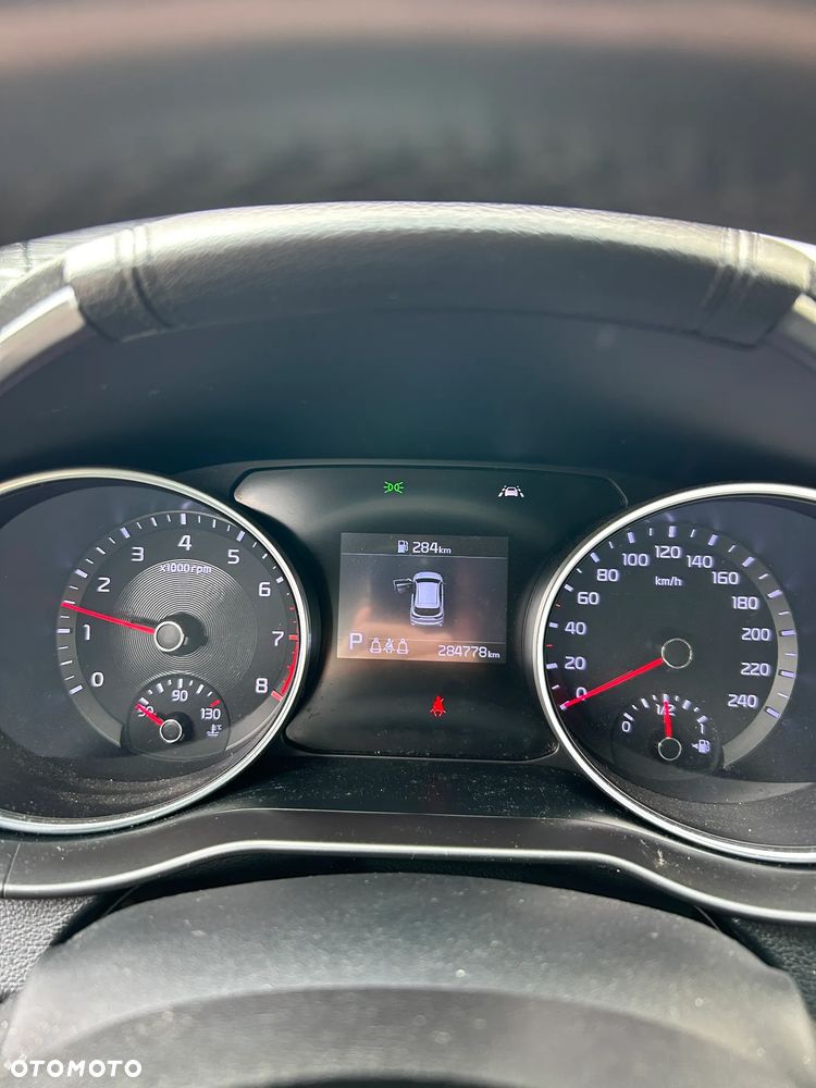 Kia Ceed - 10