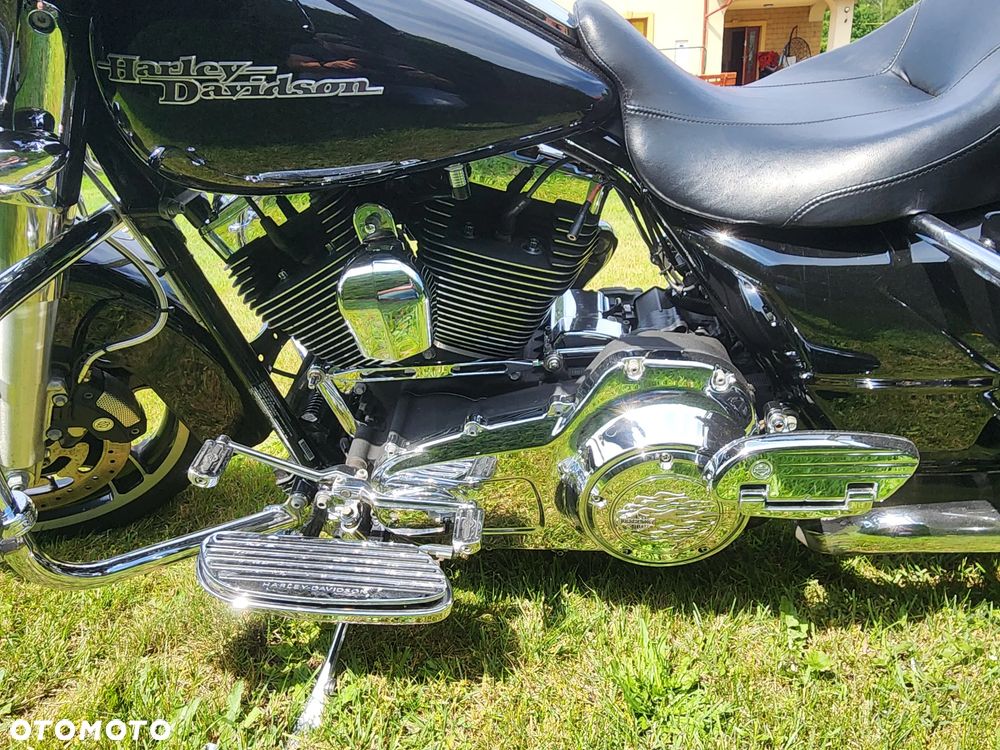 Harley-Davidson Touring Street Glide - 18