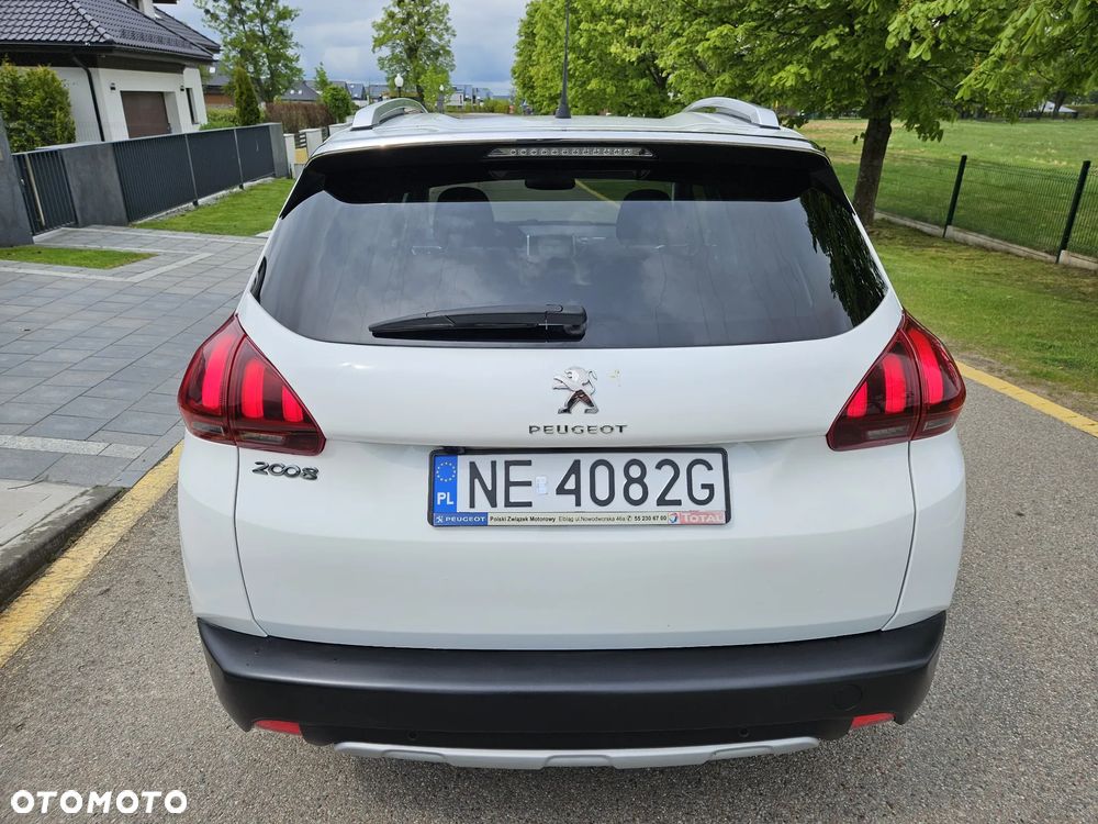 Peugeot 2008 1.2 Pure Tech Allure S&S - 10