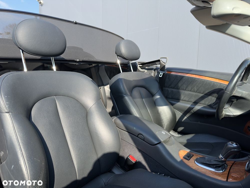 Mercedes-Benz CLK - 13