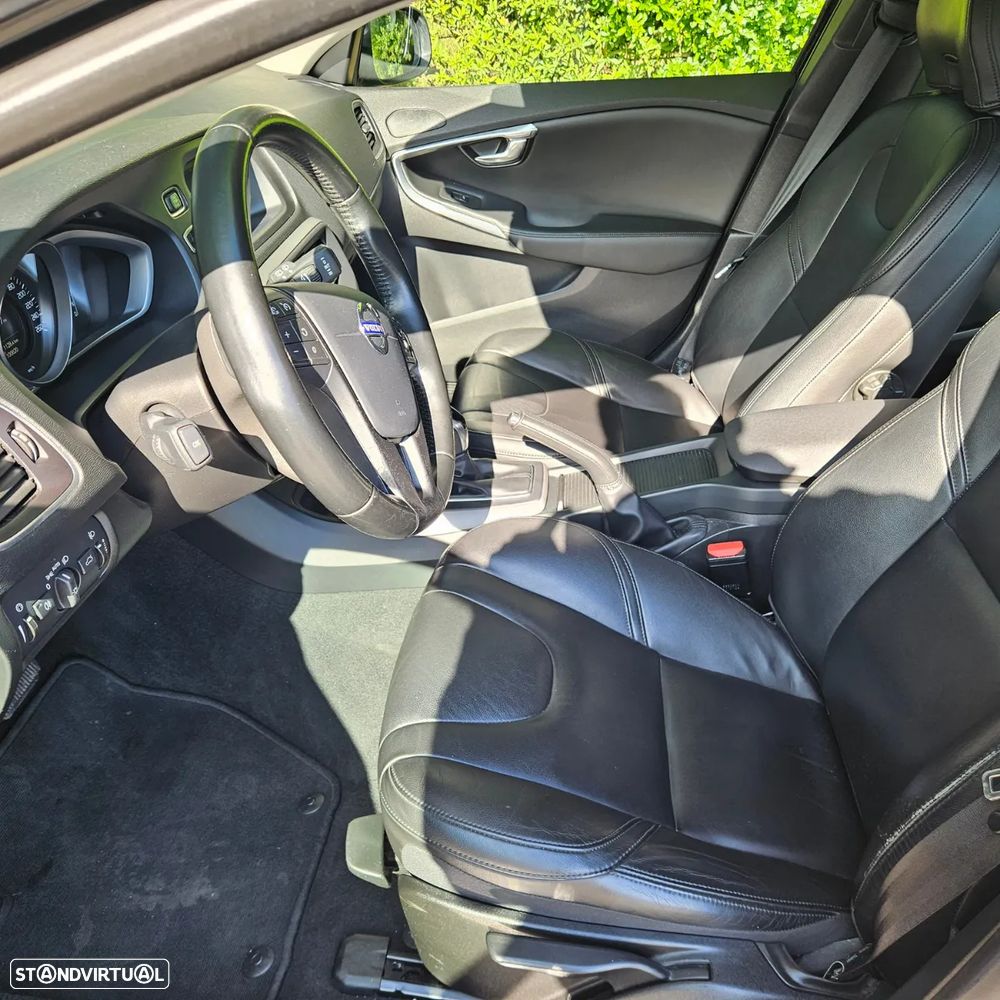 Volvo V40 1.6 D2 Kinetic Powershift Eco - 25