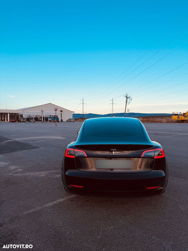 Tesla Model 3 Standard Reichweite Plus Hinterradantrieb - 4