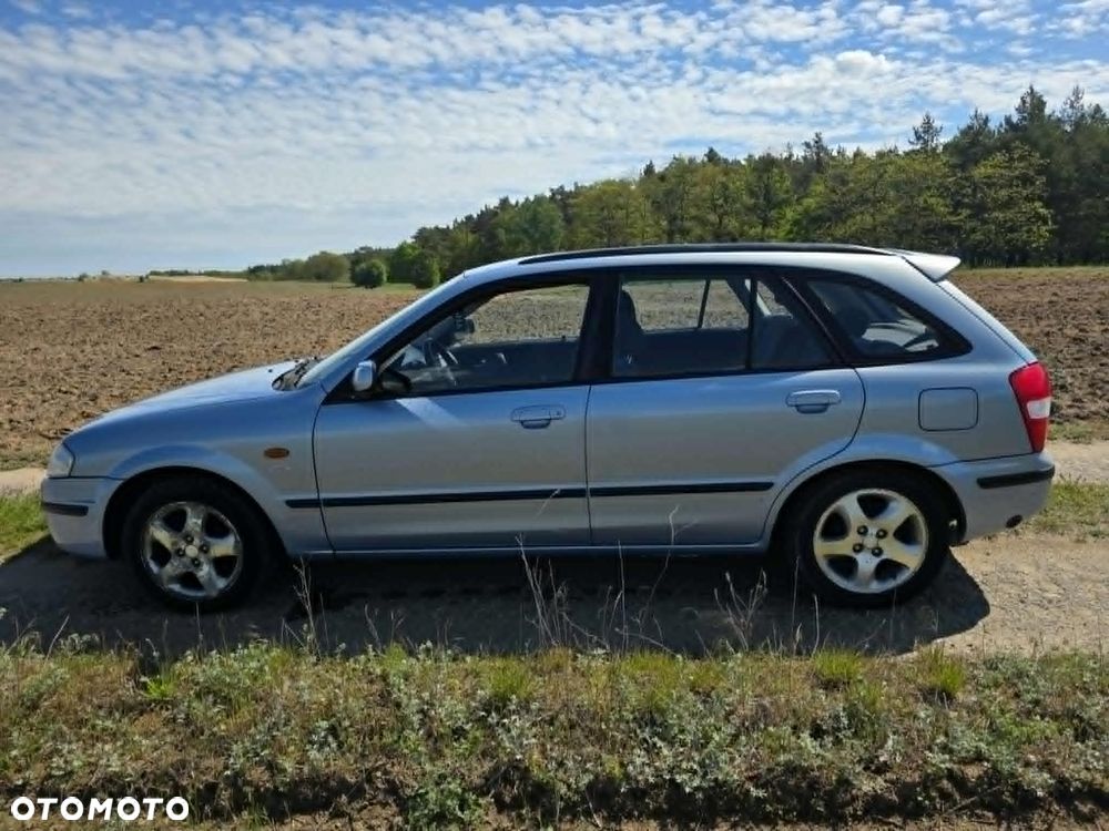 Mazda 323F - 5