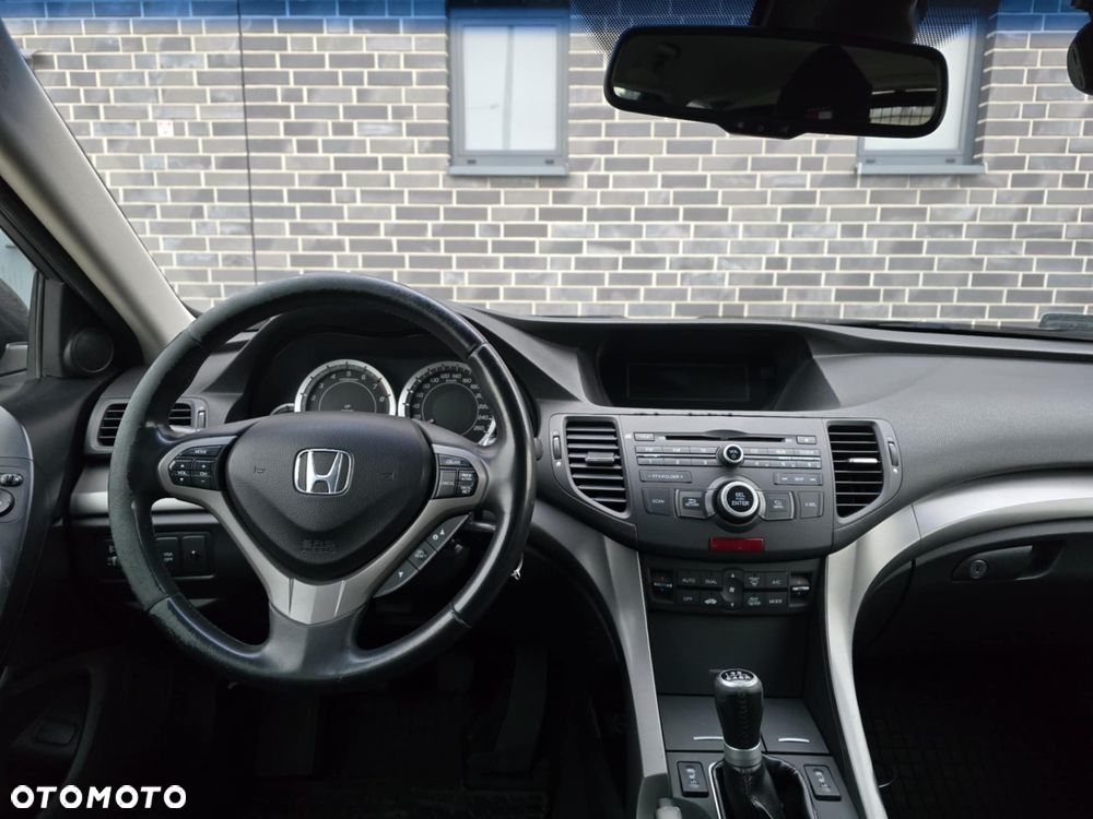 Honda Accord 2.0 Executive - 27