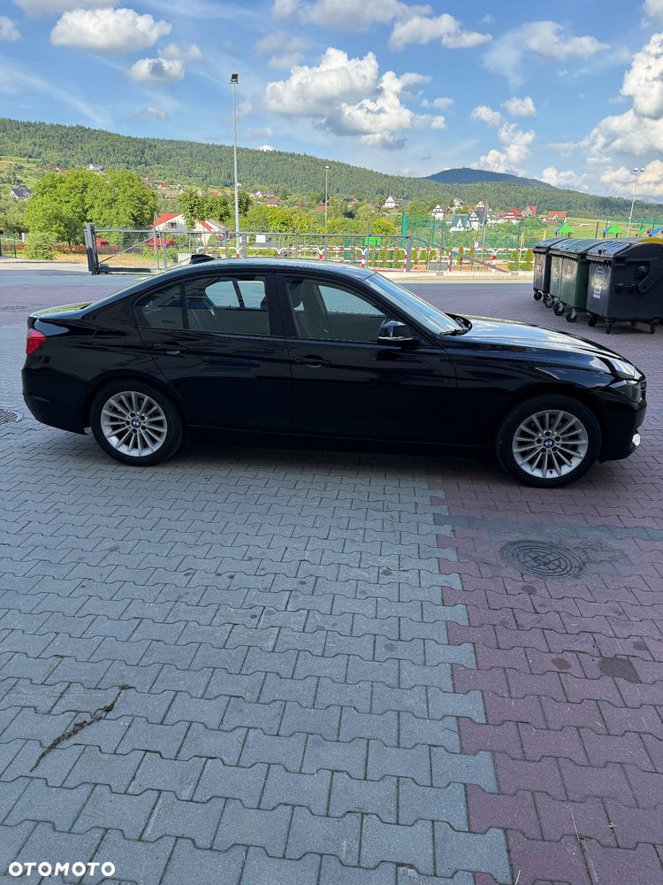 BMW Seria 3 320i - 8
