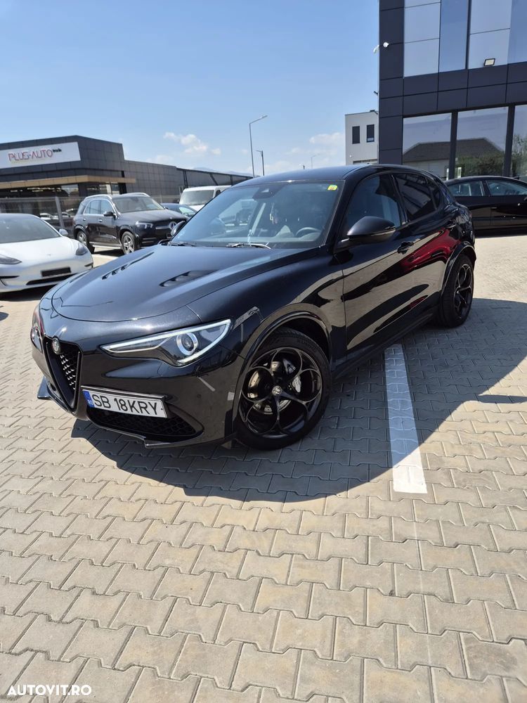 Alfa Romeo Stelvio - 1